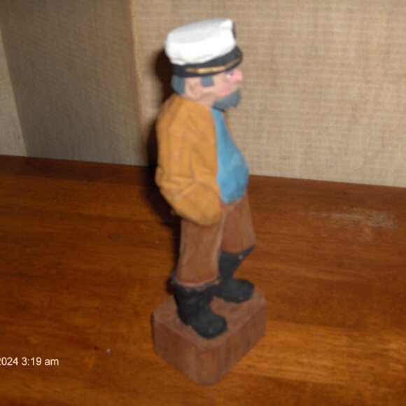Hand Carved Sea Captain Figure. Boat Works - Picture 4 of 8